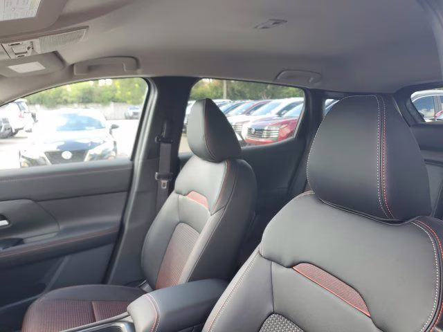 2026 Gun Metallic/Scarlet Ember Tintcoat Nissan Kicks SR FWD SUV