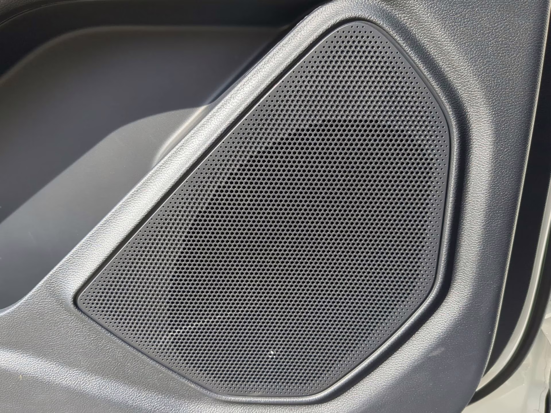 2026 Star White Metallic Tri-Coat Ford Explorer Active RWD SUV