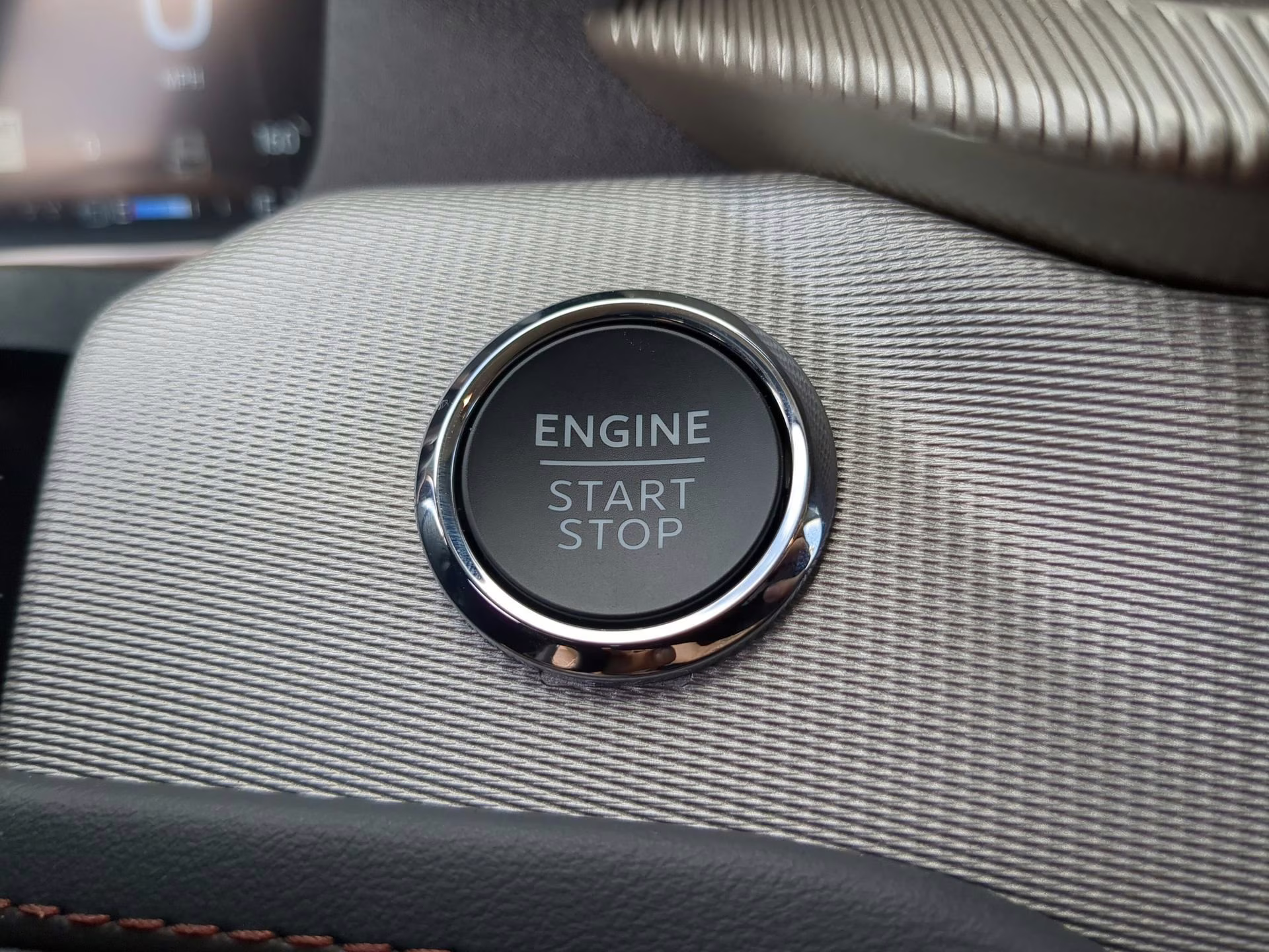 2026 Star White Metallic Tri-Coat Ford Explorer Active RWD SUV