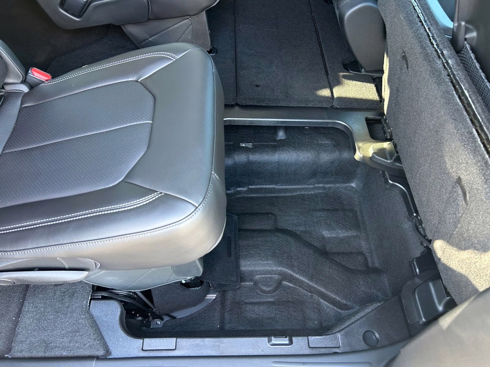 2026 Silver Mist Clearcoat Chrysler Pacifica Select AWD Van