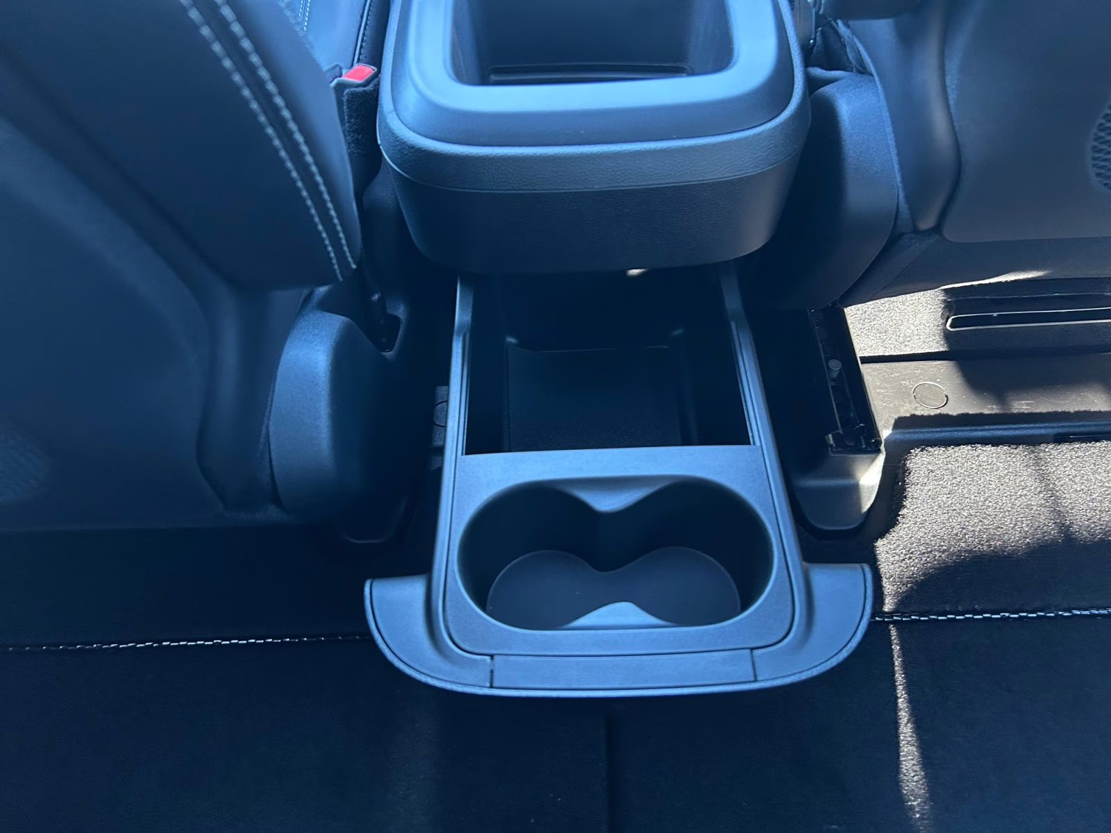 2026 Silver Mist Clearcoat Chrysler Pacifica Select AWD Van