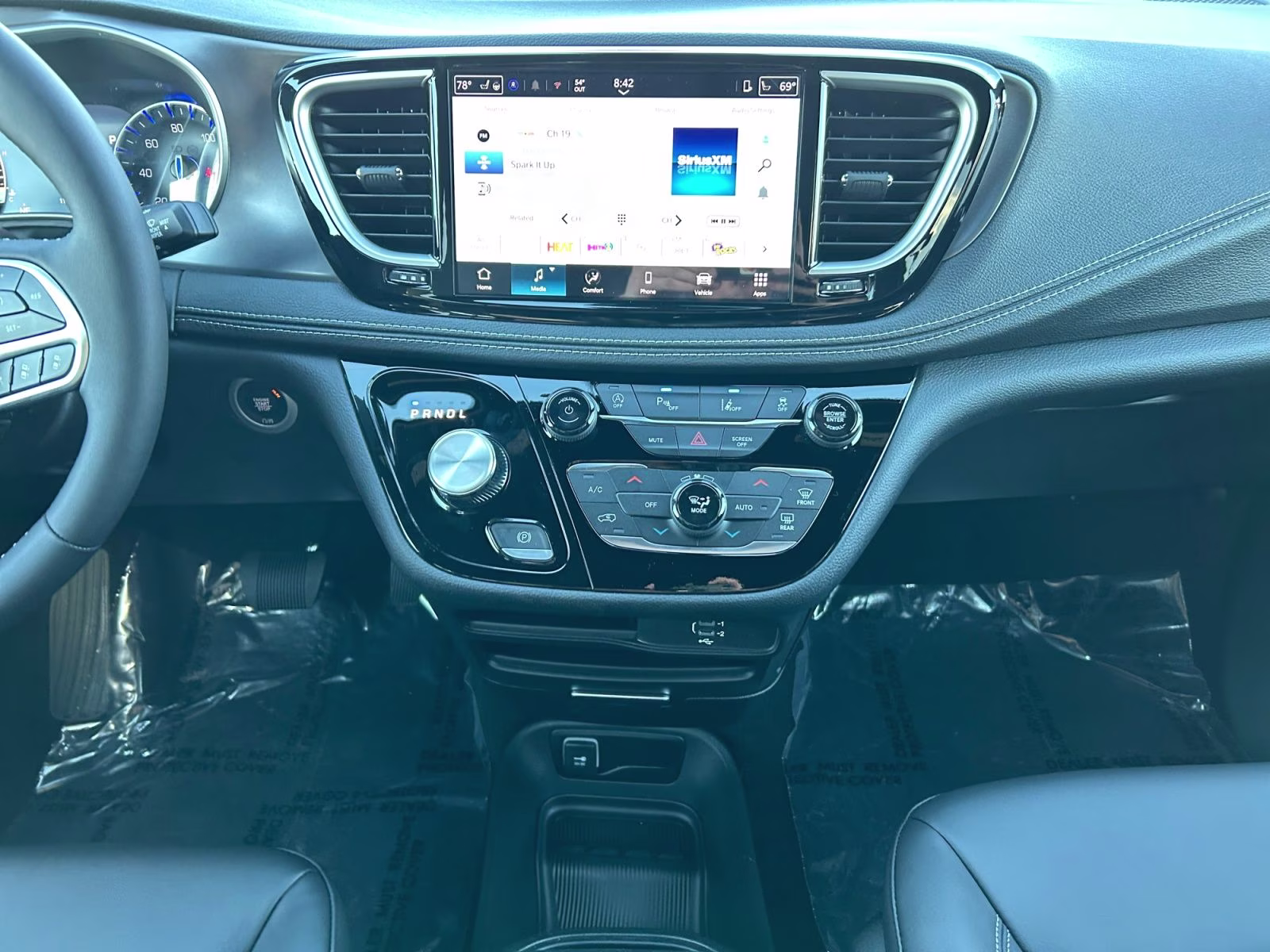 2026 Silver Mist Clearcoat Chrysler Pacifica Select AWD Van