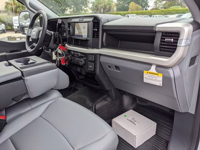 2026 Oxford White Ford Super Duty F-450 DRW XL 4X4 Chassis