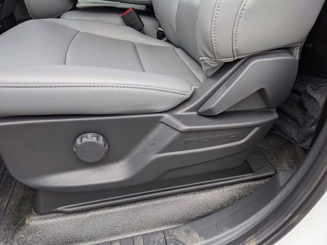 2026 Oxford White Ford Super Duty F-450 DRW XL 4X4 Chassis