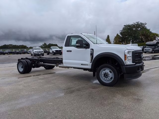 2026 Oxford White Ford Super Duty F-450 DRW XL 4X4 Chassis