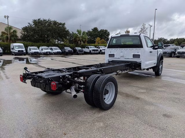 2026 Oxford White Ford Super Duty F-450 DRW XL 4X4 Chassis