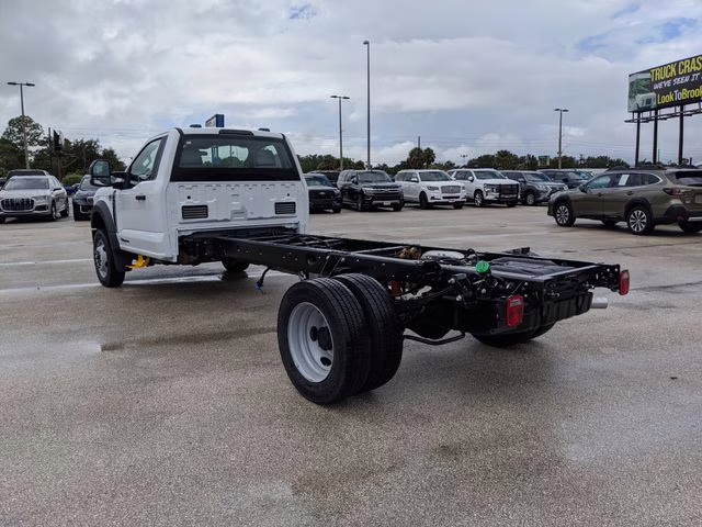 2026 Oxford White Ford Super Duty F-450 DRW XL 4X4 Chassis