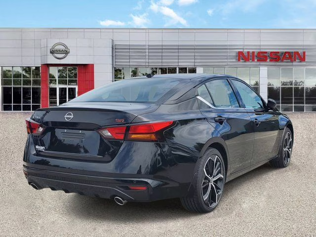 2025 Super Black Nissan Altima 2.5 SR FWD Sedan