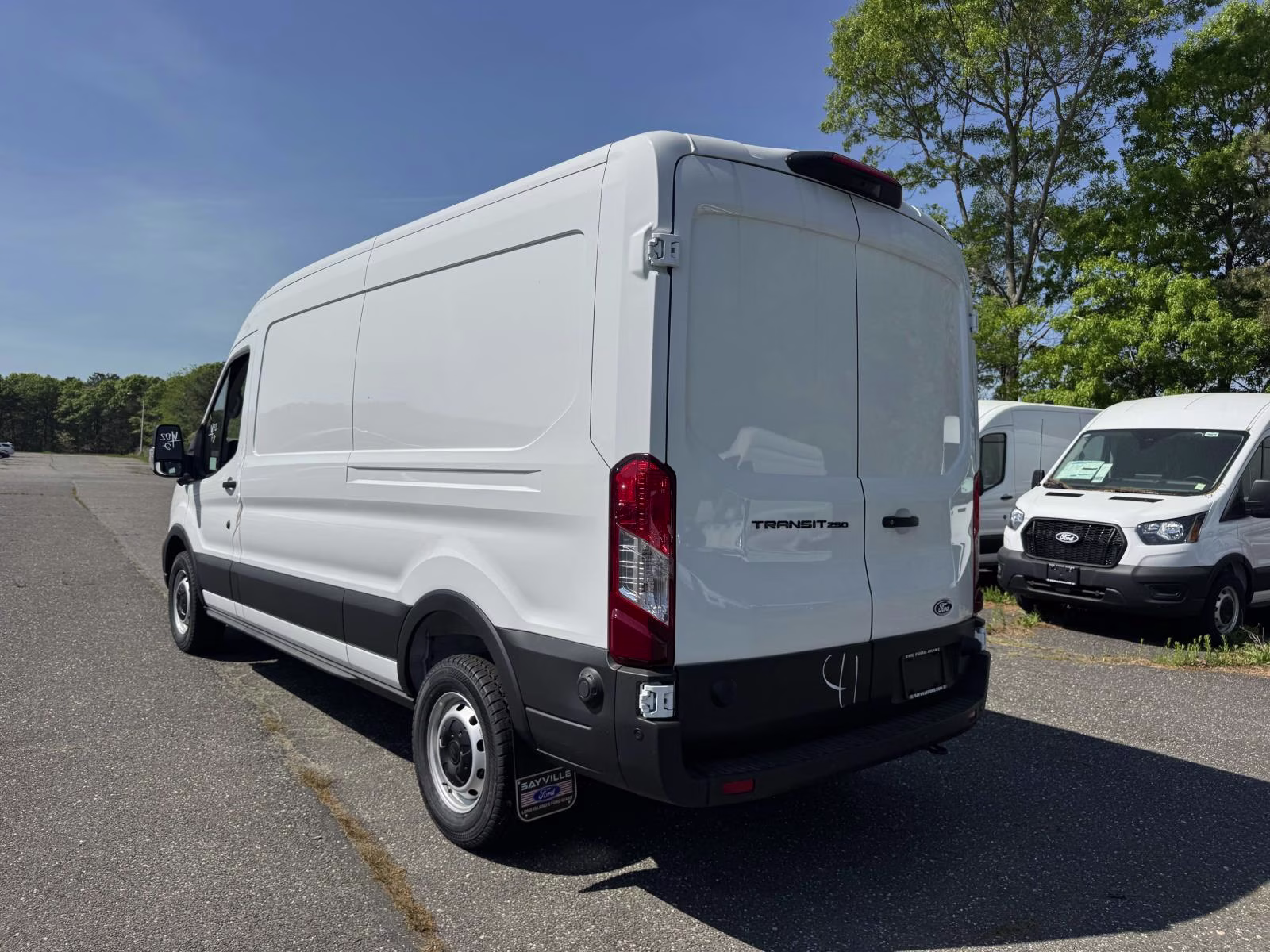 2026 Oxford White Ford Transit Cargo Van T-250 148 Med Rf 9150 GVWR RWD RWD Van