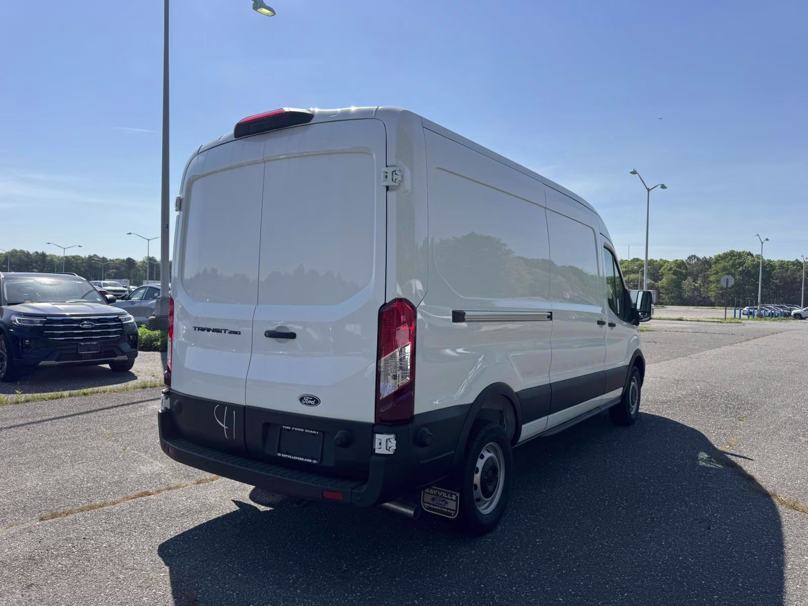 2026 Oxford White Ford Transit Cargo Van T-250 148 Med Rf 9150 GVWR RWD RWD Van
