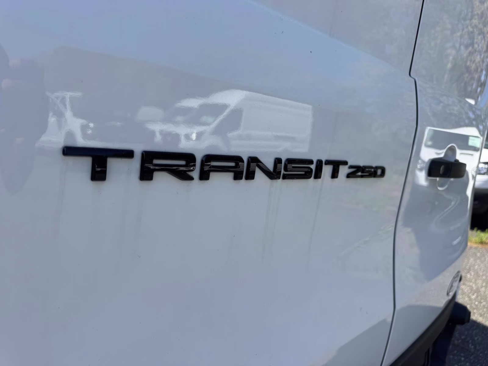 2026 Oxford White Ford Transit Cargo Van T-250 148 Med Rf 9150 GVWR RWD RWD Van