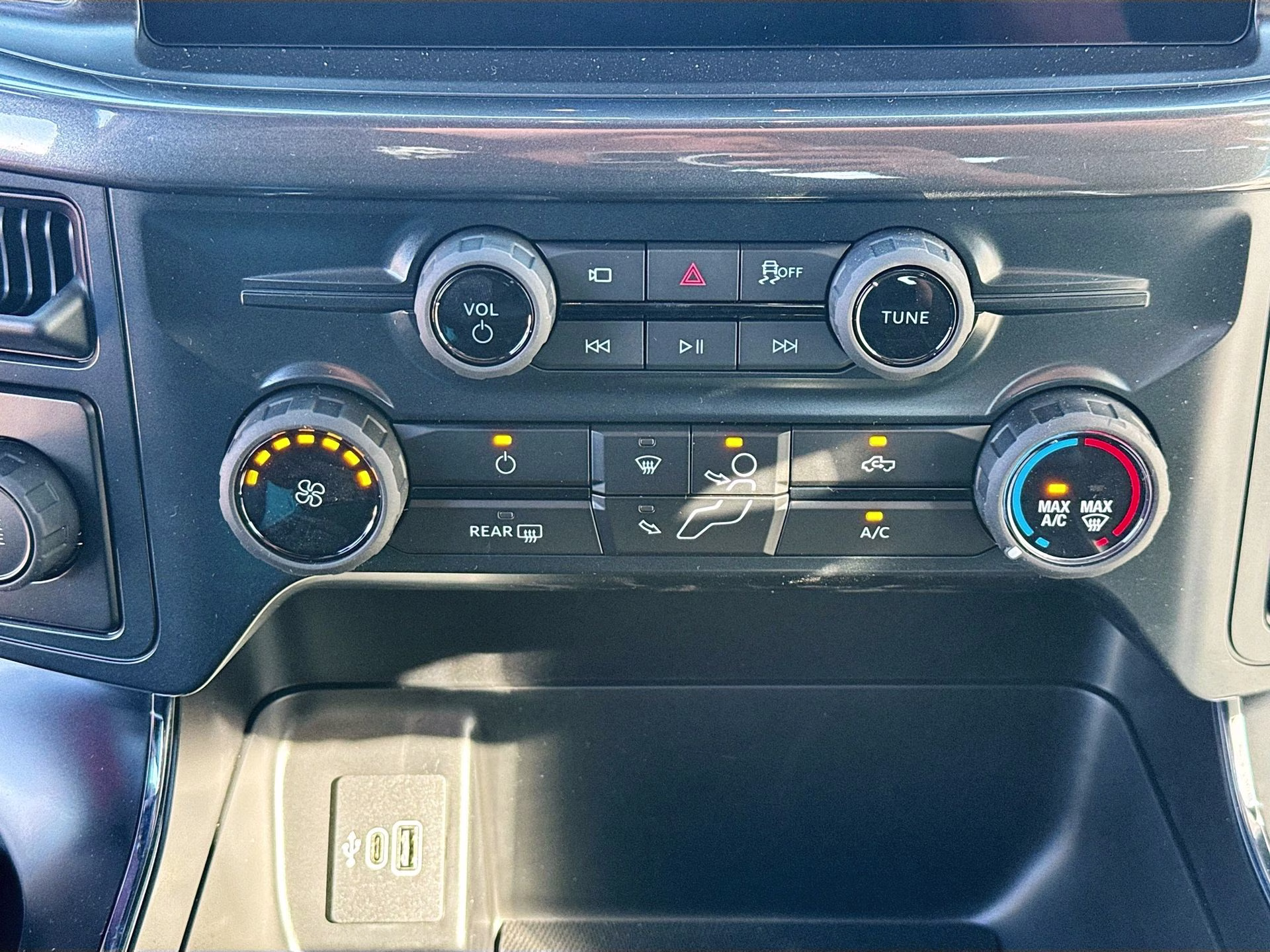 2025 Oxford White Ford F-150 STX RWD Truck