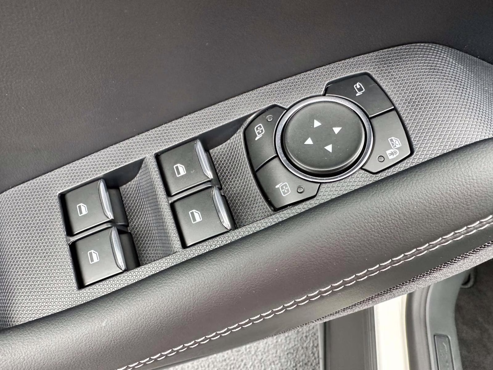 2024 Star White Metallic Tri-Coat Ford Mustang Mach-E Premium AWD AWD SUV