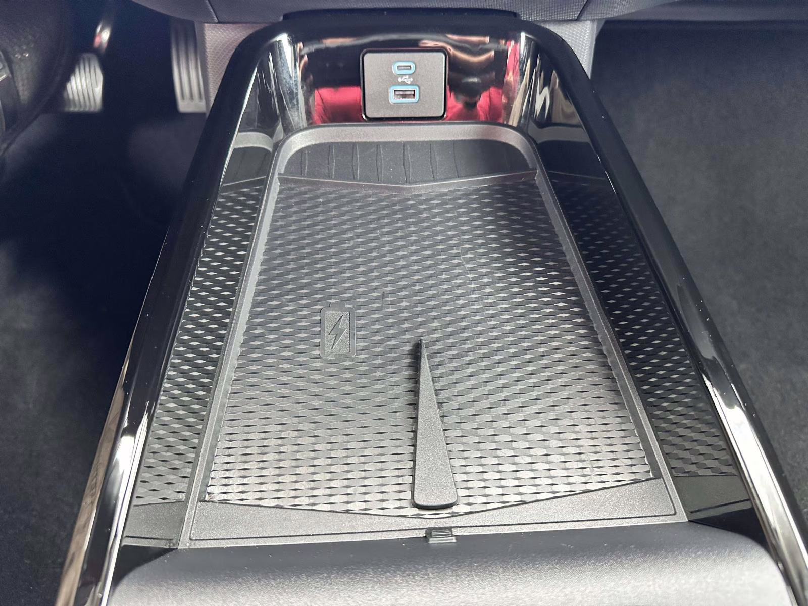 2024 Star White Metallic Tri-Coat Ford Mustang Mach-E Premium AWD AWD SUV