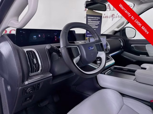 2025 White Metallic Ford Expedition Platinum 4X4 SUV