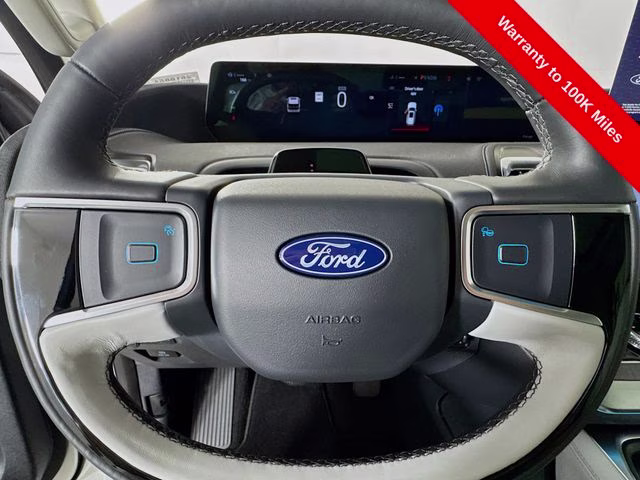 2025 White Metallic Ford Expedition Platinum 4X4 SUV
