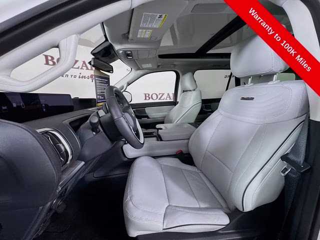 2025 White Metallic Ford Expedition Platinum 4X4 SUV