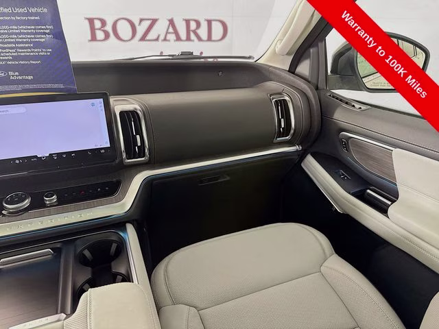 2025 White Metallic Ford Expedition Platinum 4X4 SUV