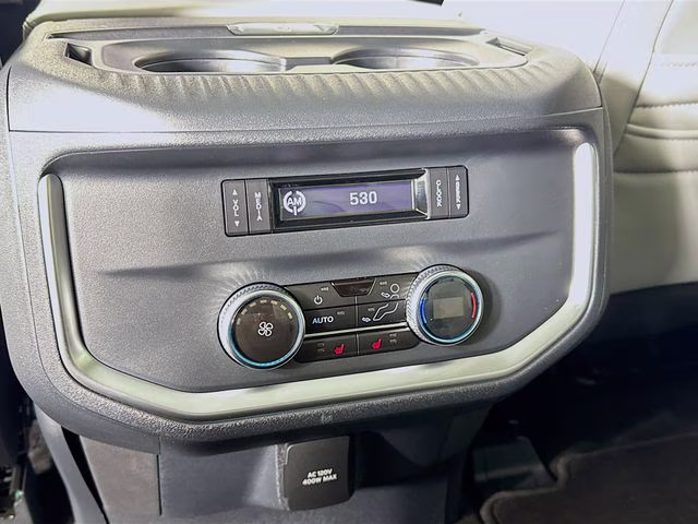 2025 White Metallic Ford Expedition Platinum 4X4 SUV