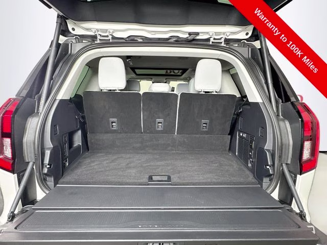 2025 White Metallic Ford Expedition Platinum 4X4 SUV