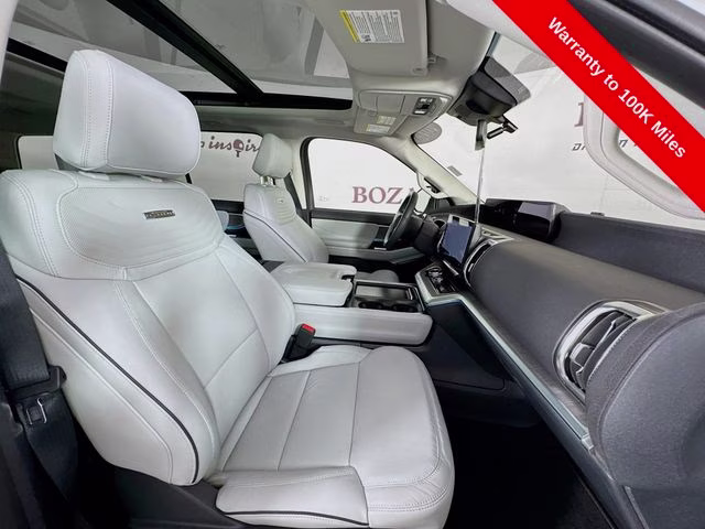 2025 White Metallic Ford Expedition Platinum 4X4 SUV