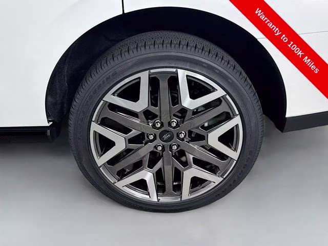 2025 White Metallic Ford Expedition Platinum 4X4 SUV