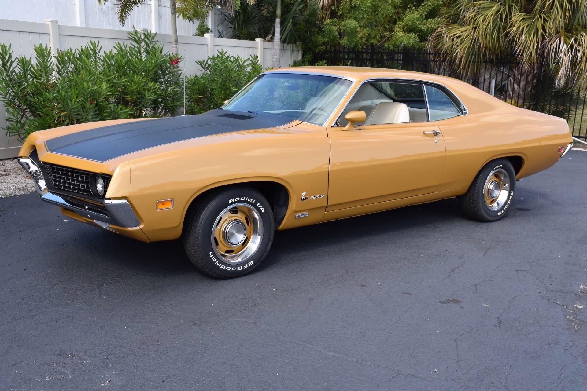 1970 Gold Ford Torino