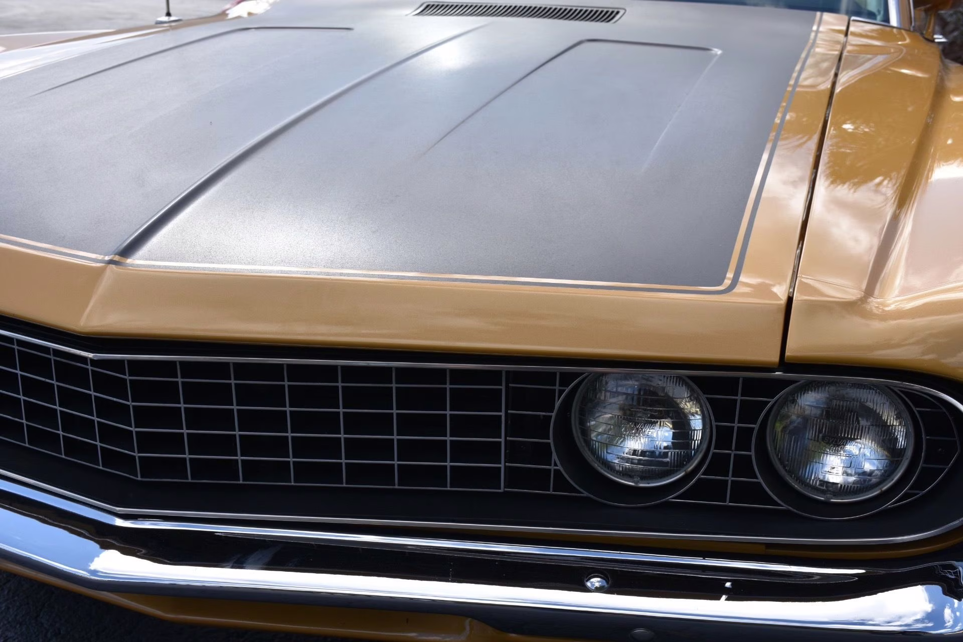 1970 Gold Ford Torino