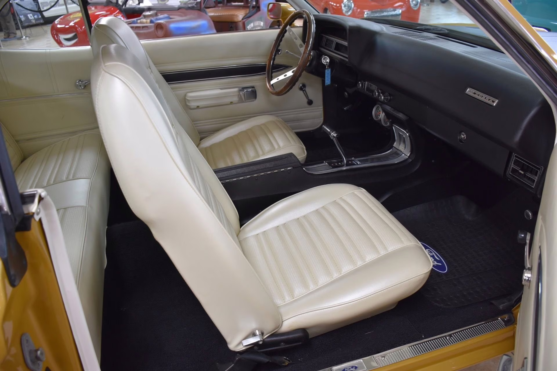 1970 Gold Ford Torino