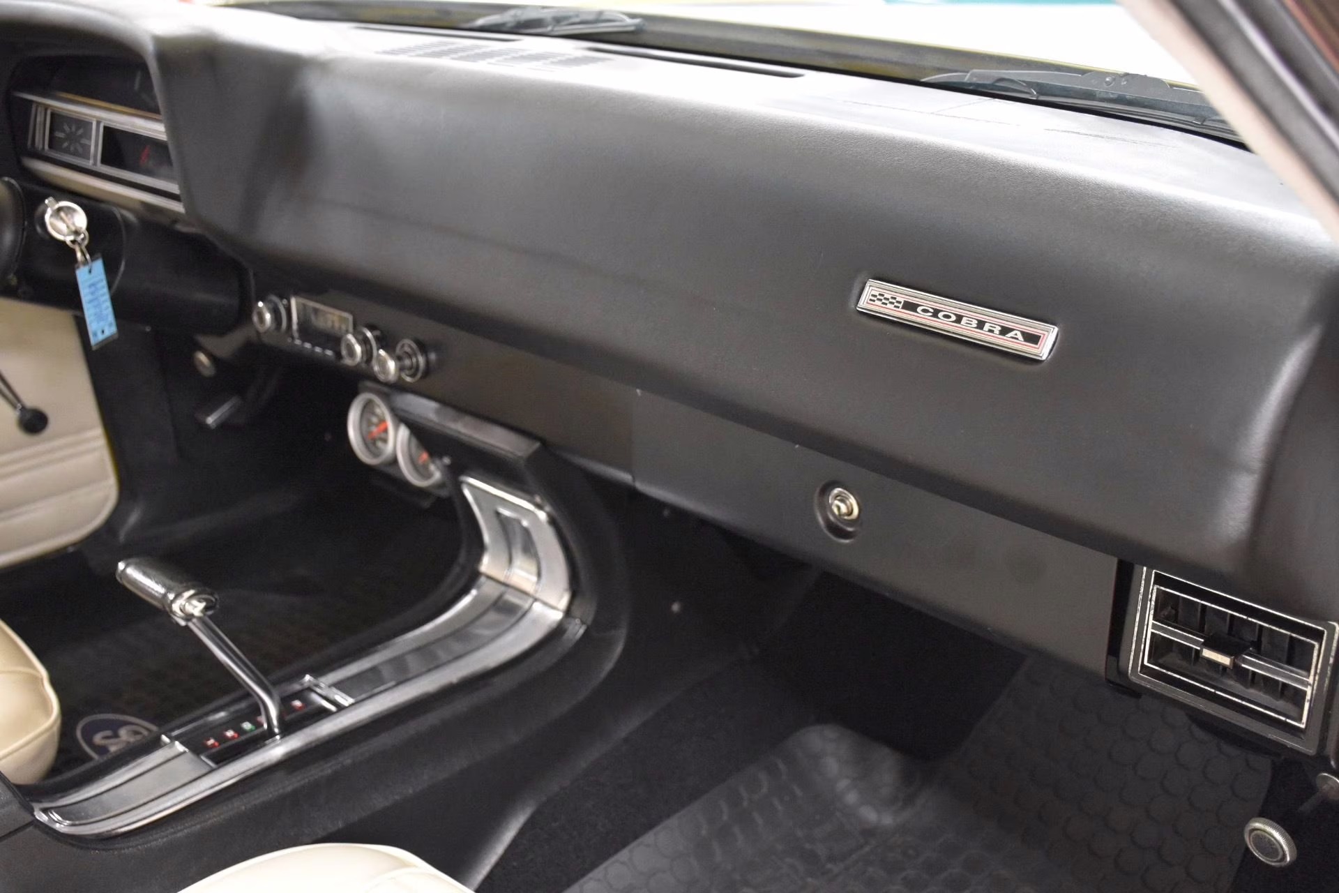 1970 Gold Ford Torino