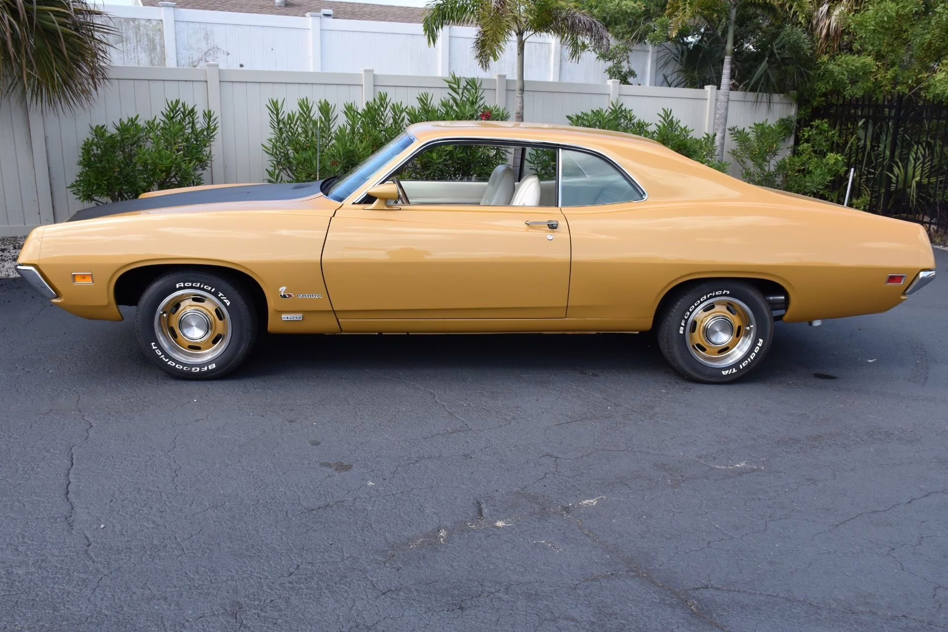 1970 Gold Ford Torino