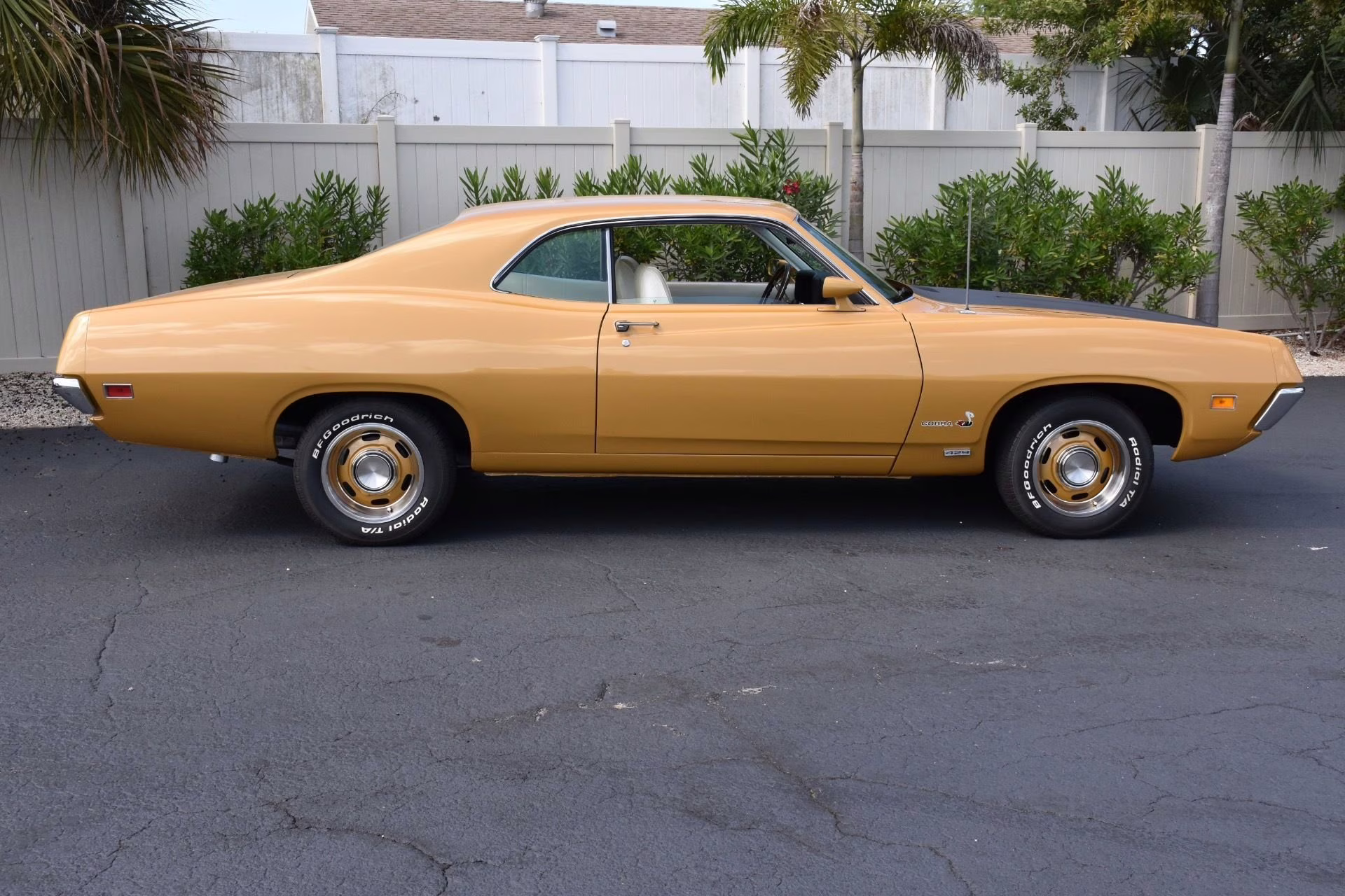 1970 Gold Ford Torino