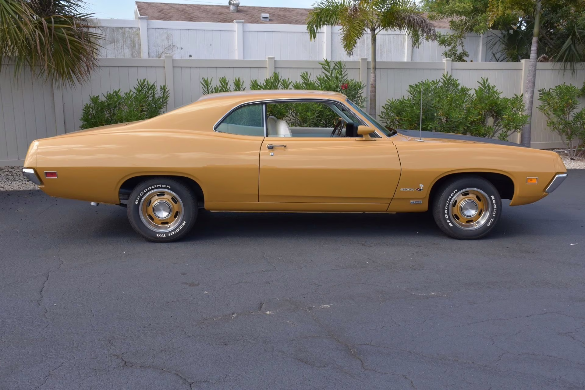 1970 Gold Ford Torino