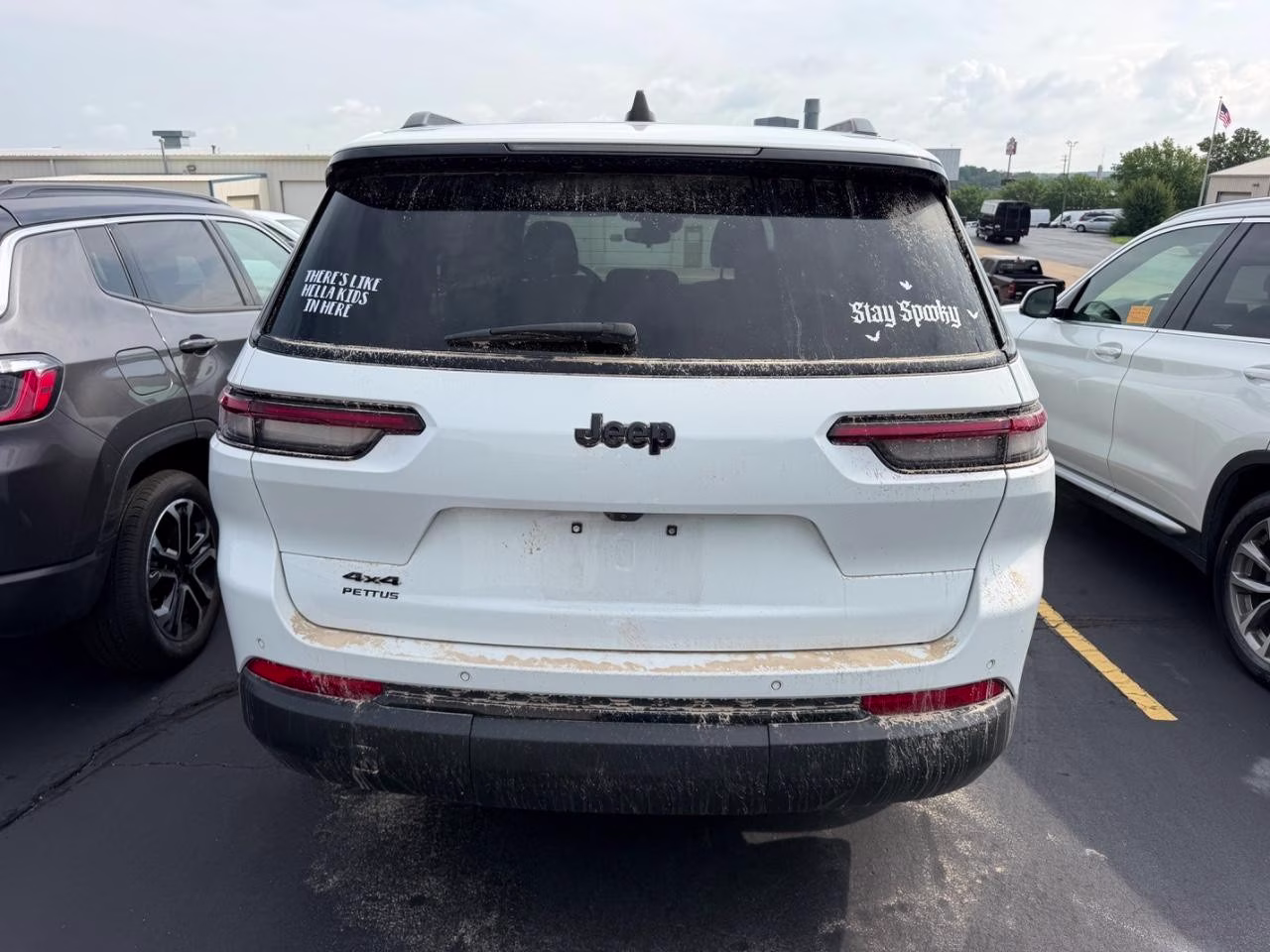2023 Bright White Clearcoat Jeep Grand Cherokee L 4WD Altitude 4X4 SUV