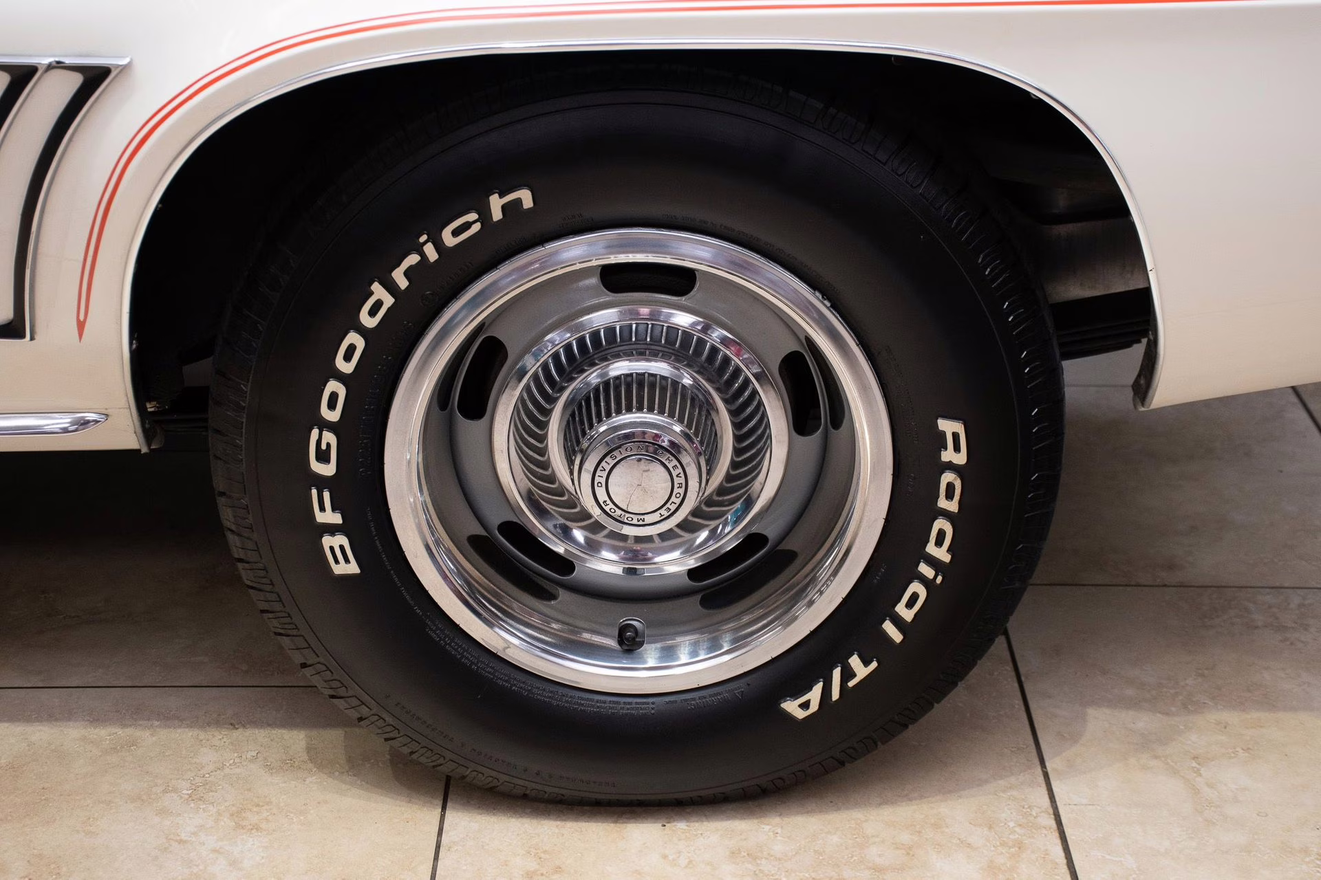 1969 Dover White/Hugger Orange Chevrolet Camaro