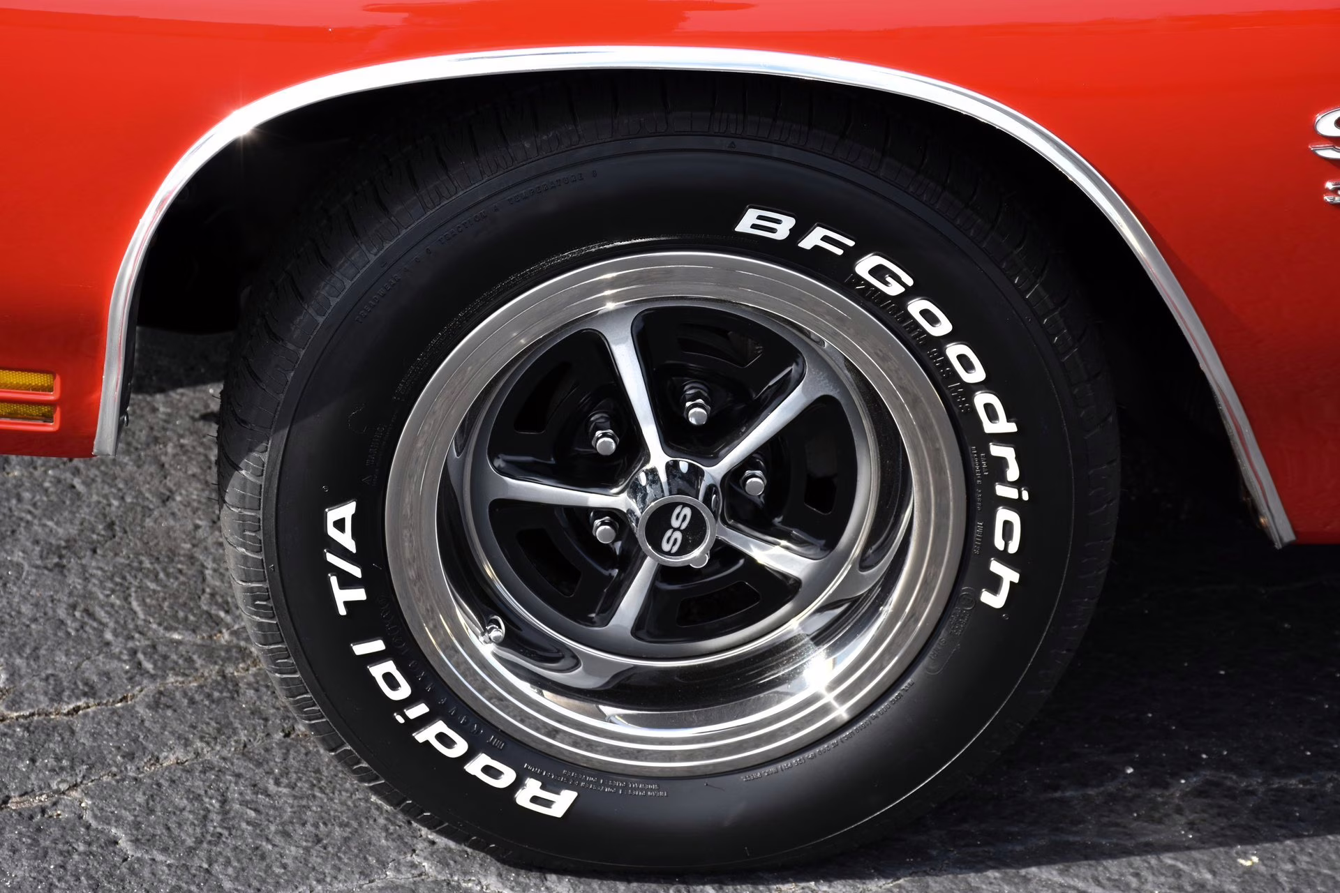 1970 Cranberry Red w/ Black Chevrolet Chevelle