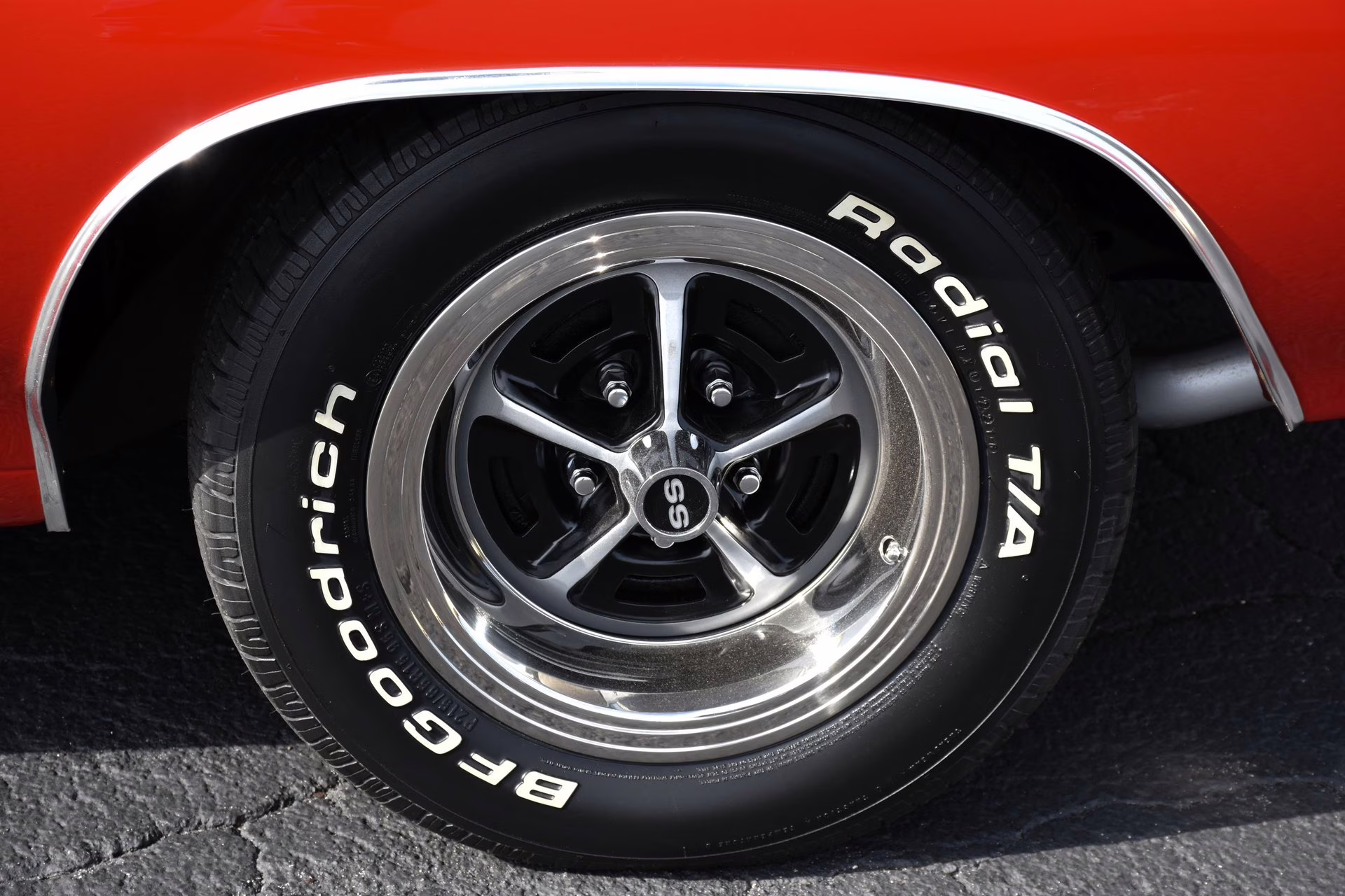 1970 Cranberry Red w/ Black Chevrolet Chevelle