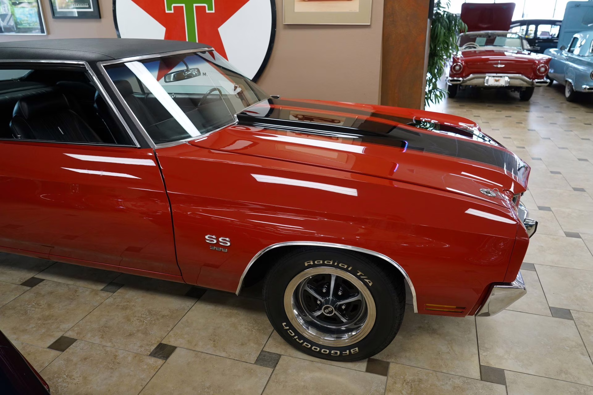 1970 Cranberry Red w/ Black Chevrolet Chevelle