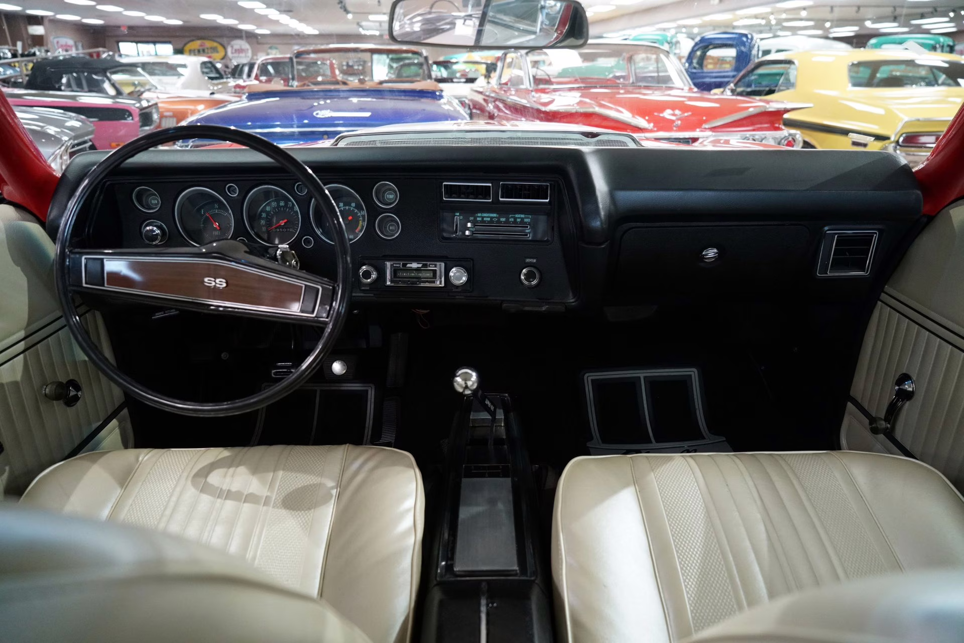 1970 Cranberry Red &amp; White Chevrolet Chevelle