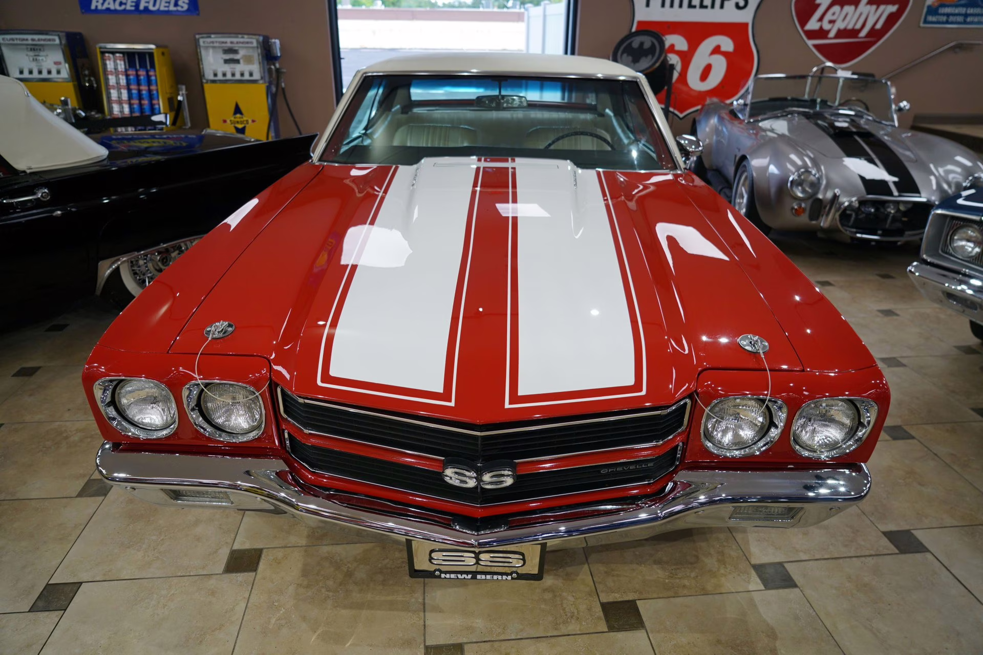 1970 Cranberry Red &amp; White Chevrolet Chevelle