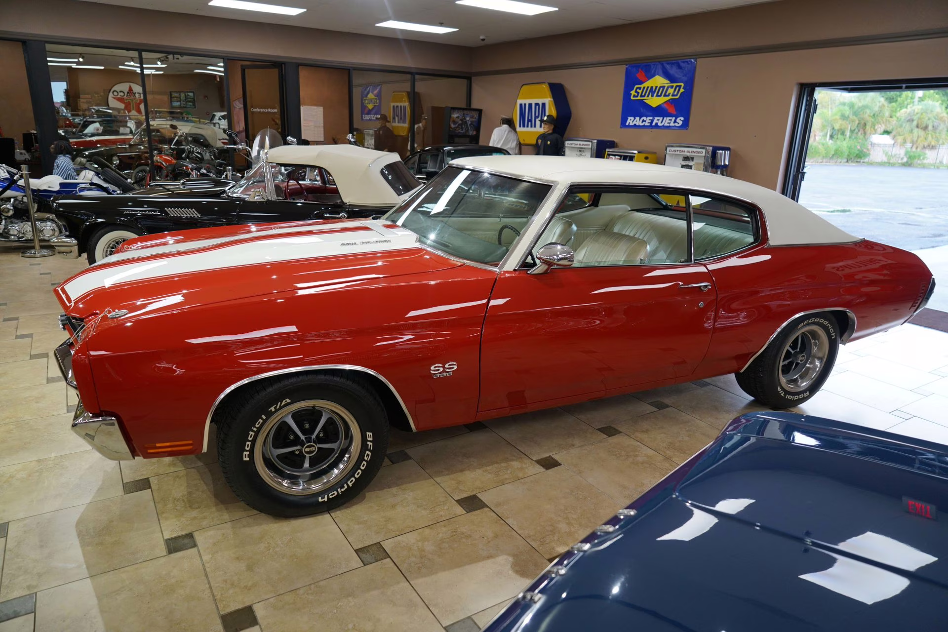 1970 Cranberry Red &amp; White Chevrolet Chevelle