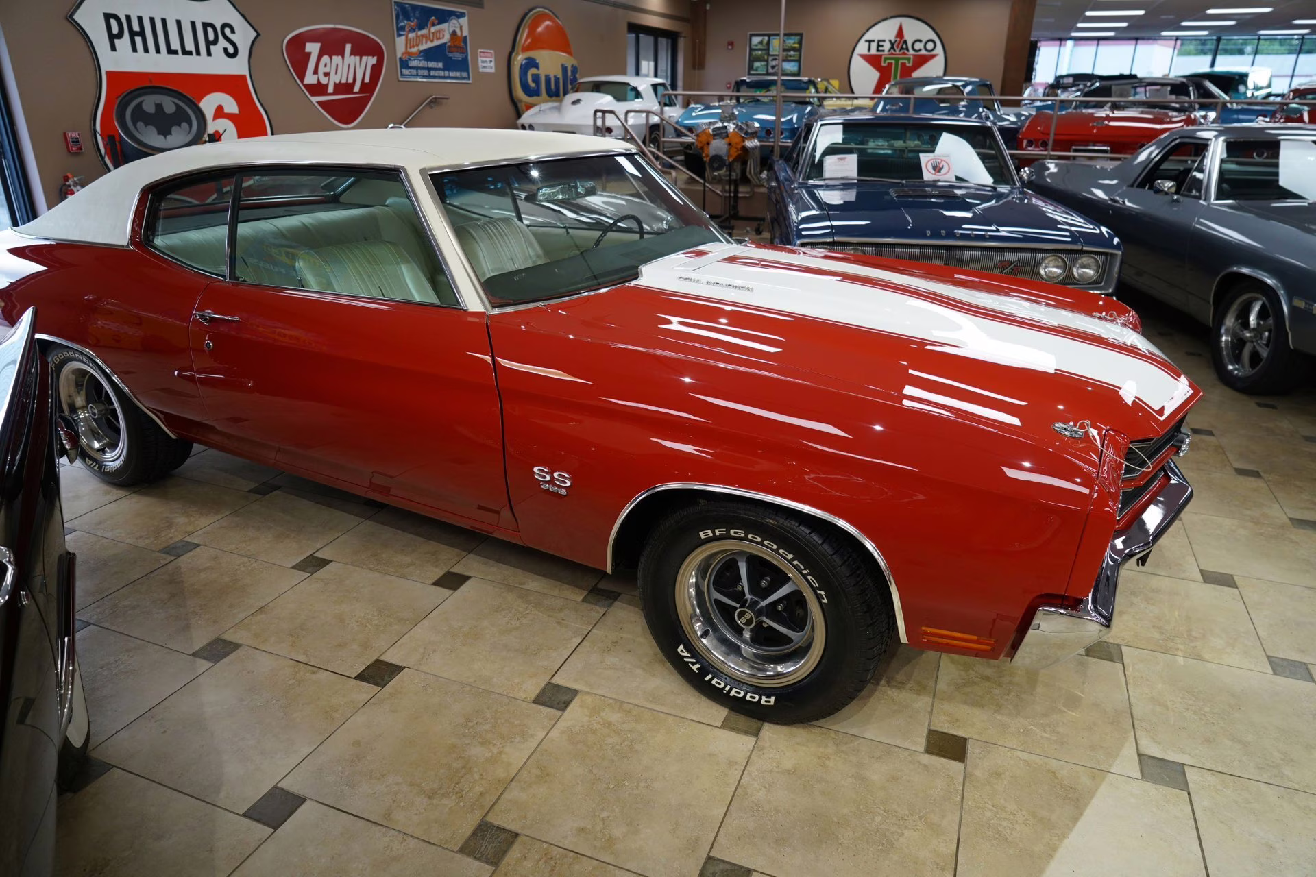1970 Cranberry Red &amp; White Chevrolet Chevelle