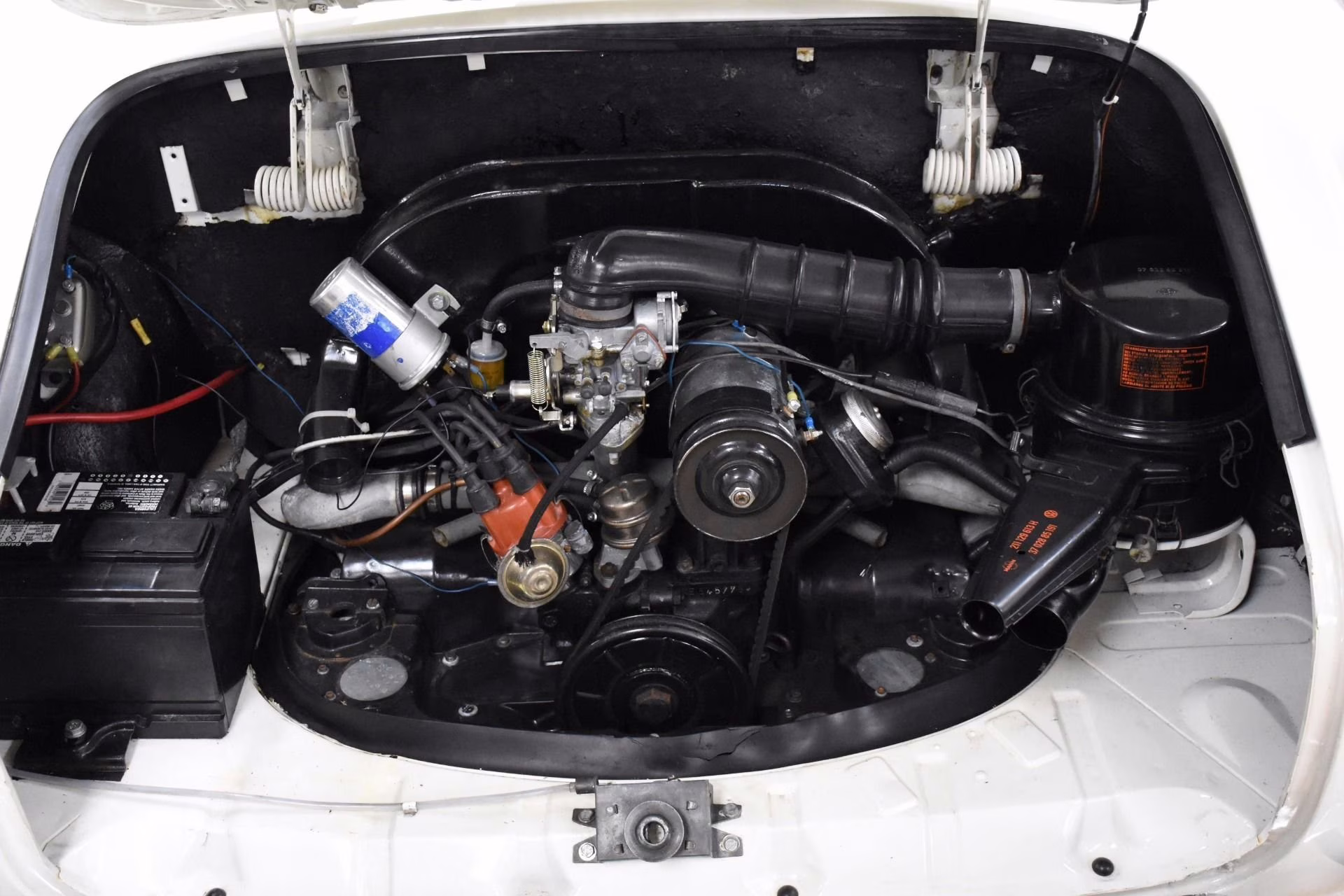 1970 White Volkswagen Karmann Ghia