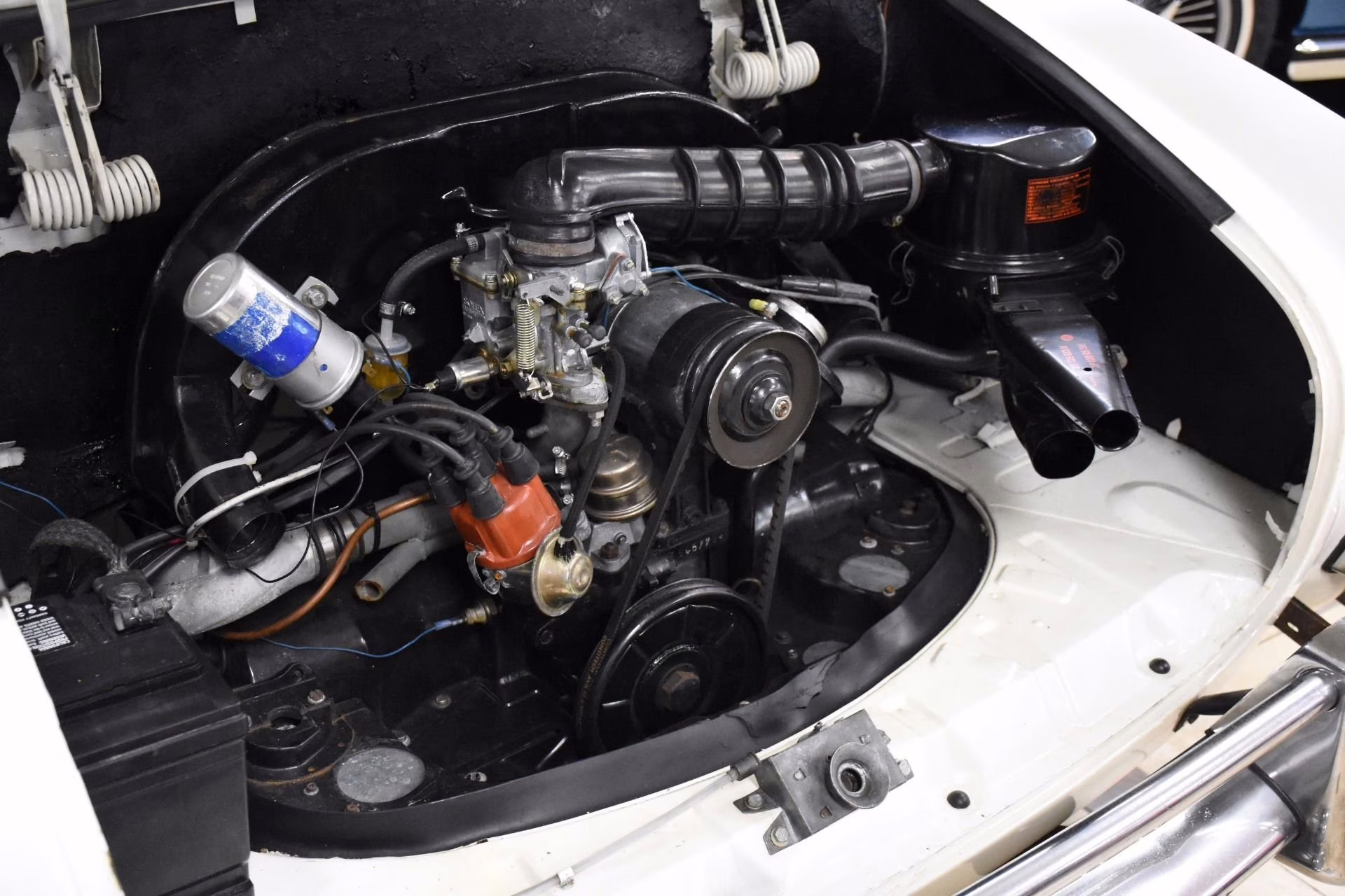 1970 White Volkswagen Karmann Ghia