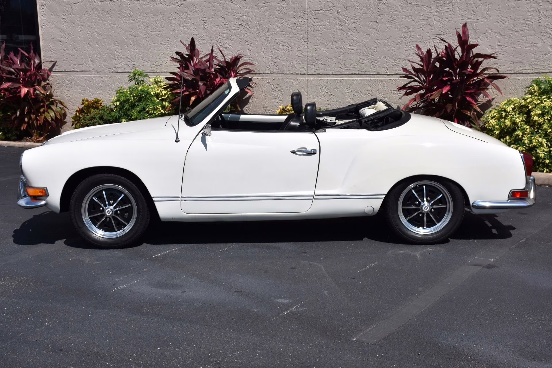 1970 White Volkswagen Karmann Ghia
