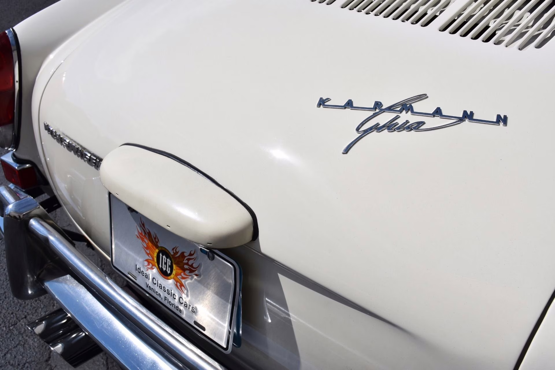 1970 White Volkswagen Karmann Ghia