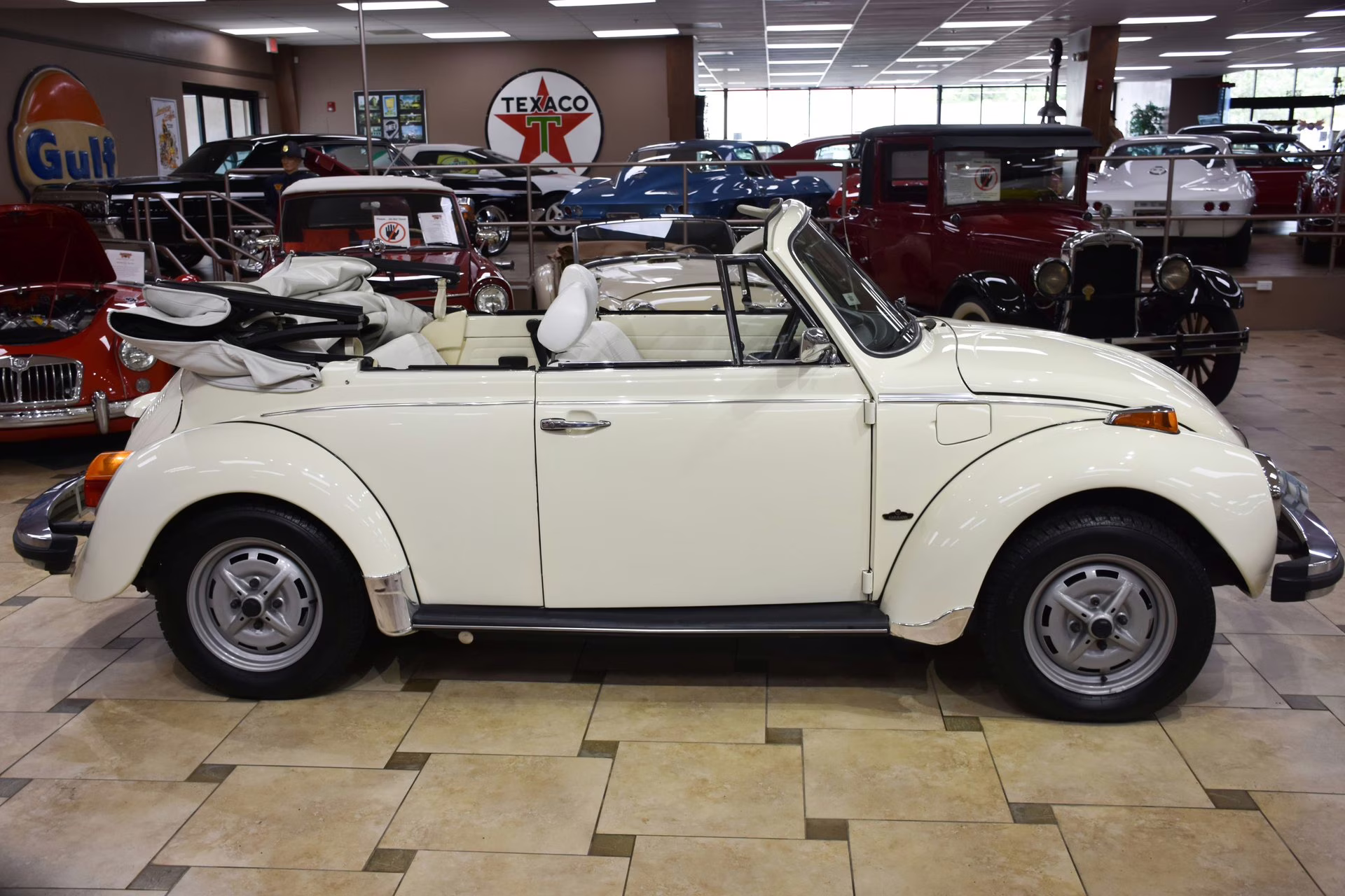 1976 Light Ivory Volkswagen Super Beetle