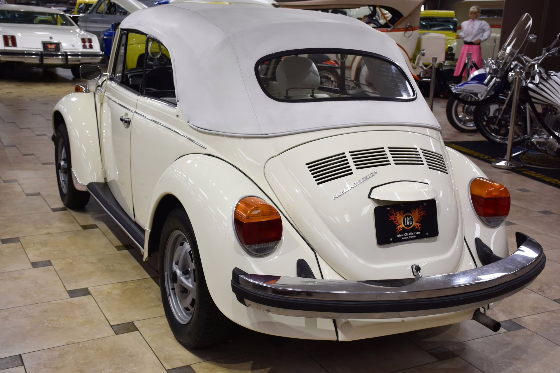 1976 Light Ivory Volkswagen Super Beetle
