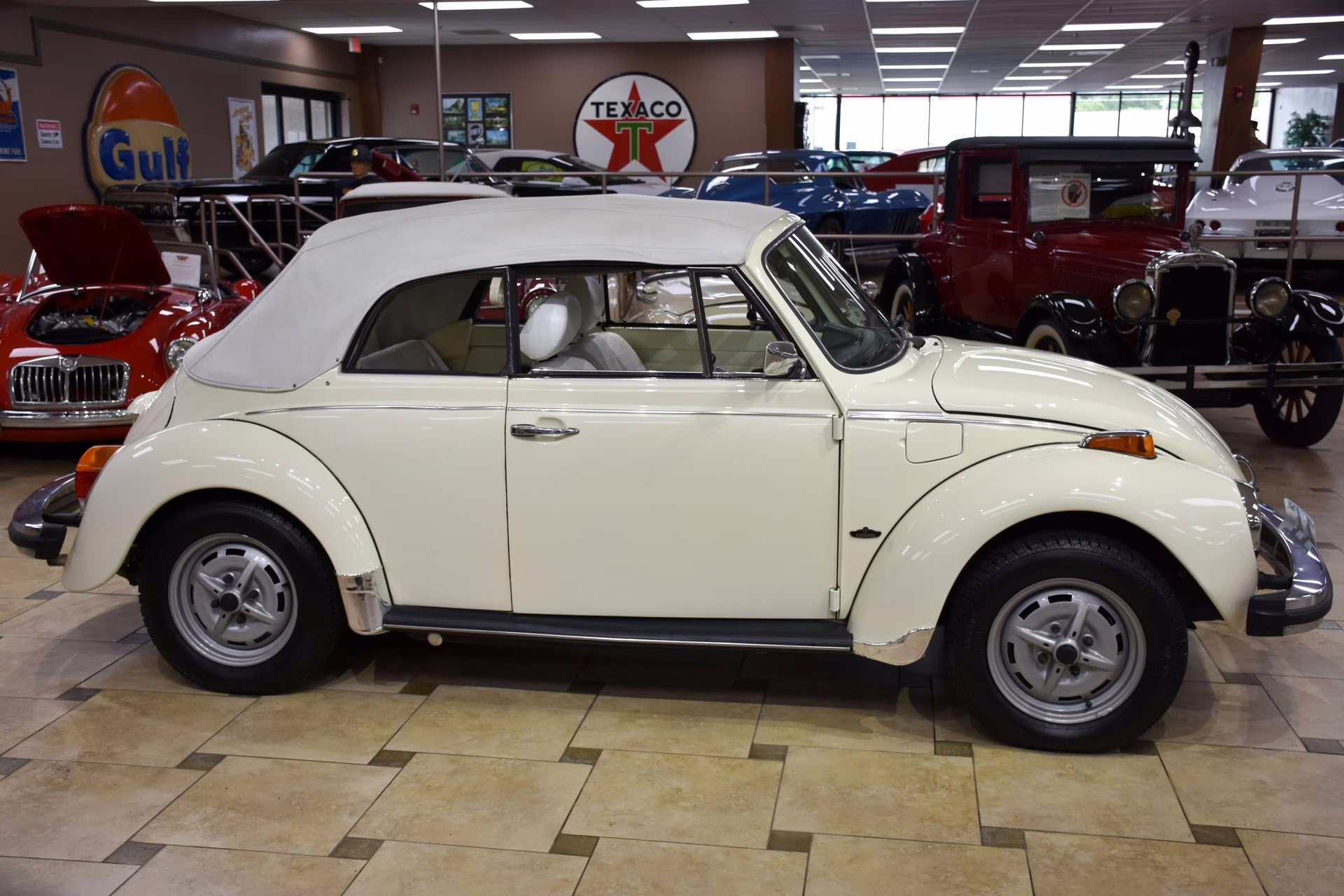 1976 Light Ivory Volkswagen Super Beetle