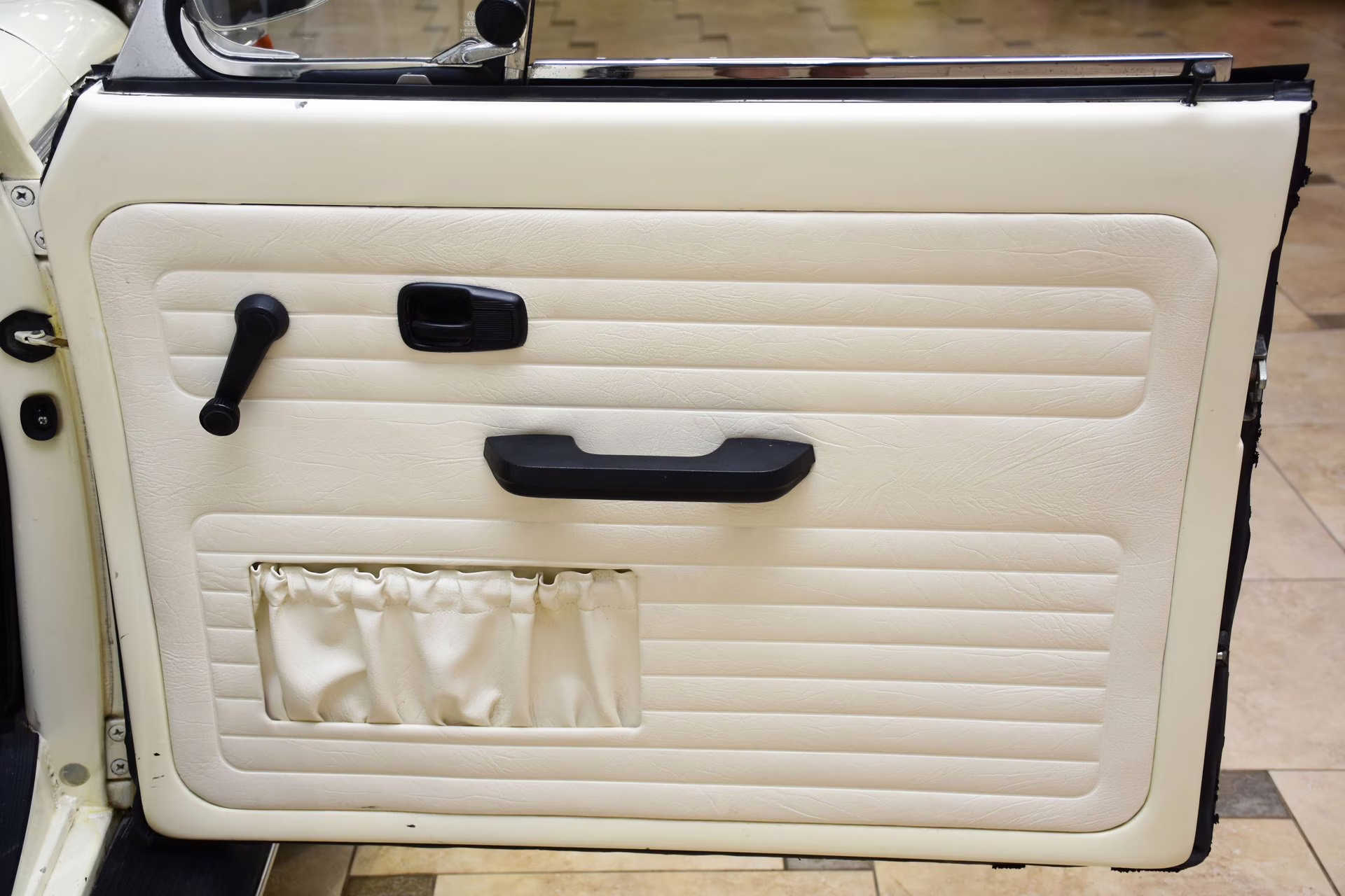 1976 Light Ivory Volkswagen Super Beetle